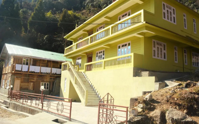 Rufina Lachung De'Crown