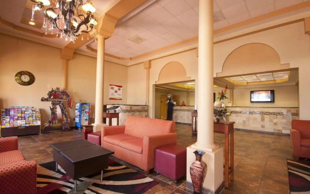 Roomba Inn & Suites Orlando