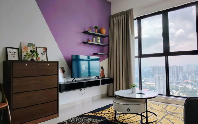 Trion KL Residence by Sleepy Owl Suites