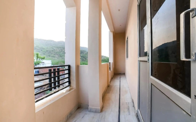 Hotel Sapphire by OYO Rooms