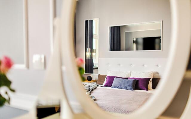 Main Square Apartments