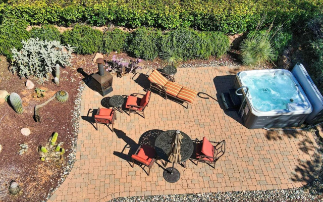 Stunning Sedona Views: Spa, Firepit & Stargazing