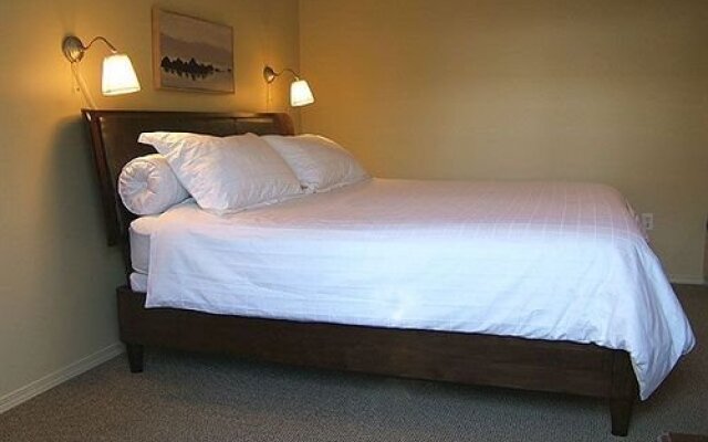 A Downtown Victoria Ocean View Bed and Breakfast
