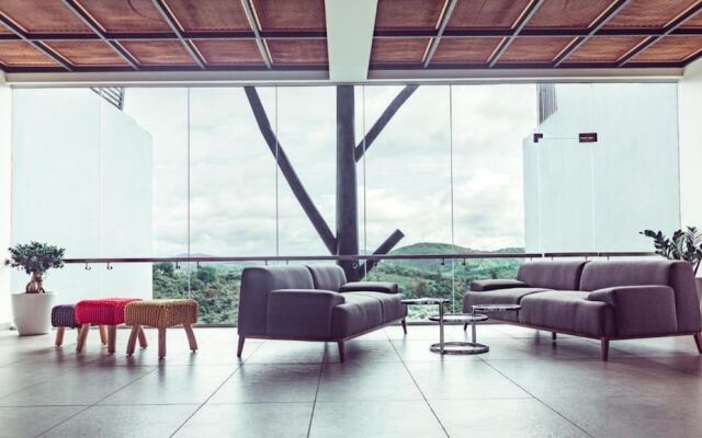 Le Collines Resort