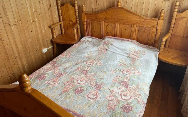 Guest house on Whitefish Lake
