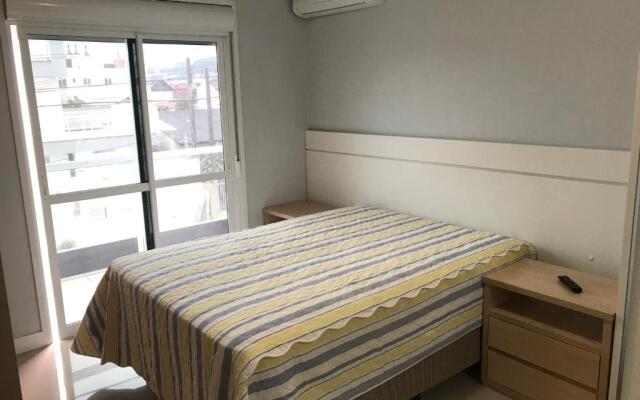 Apto. 03 Quartos à 500m da Praia