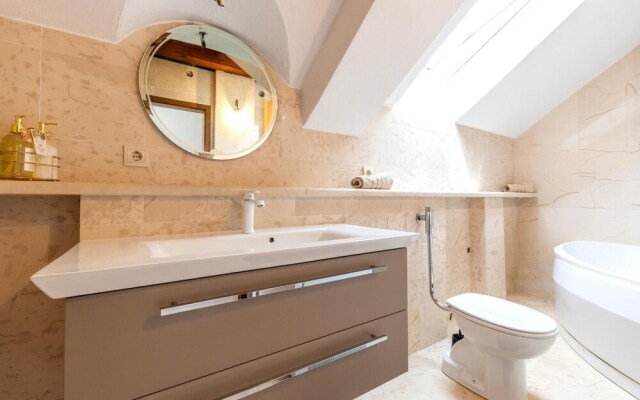 Amazing Home in Podstrana With Wifi and 4 Bedrooms