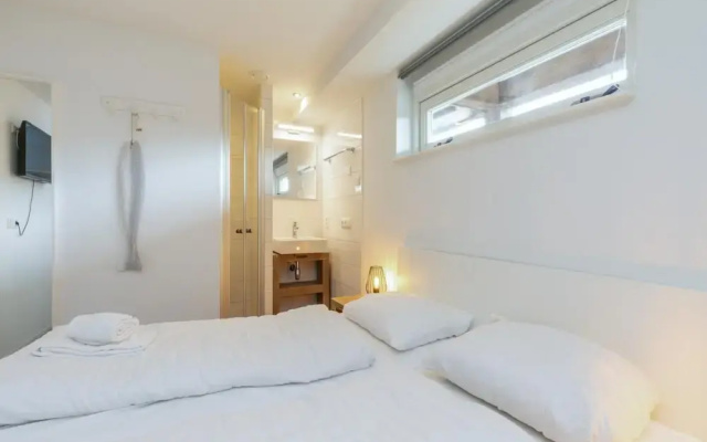Enjoy Luxury and Comfort in Holiday Villa Kavel 10