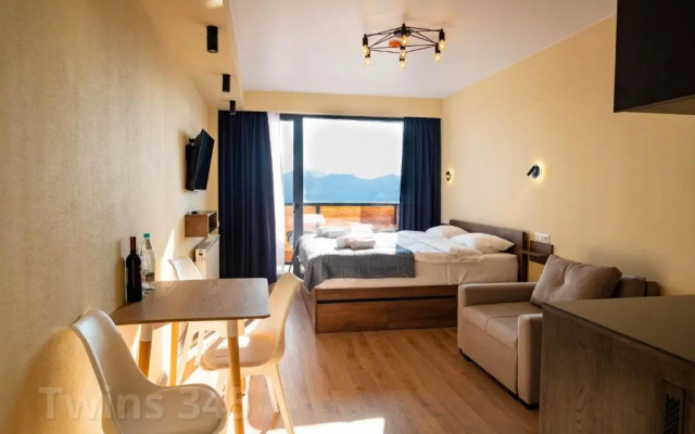 Valley and mountain view, Twins, with Hot Water