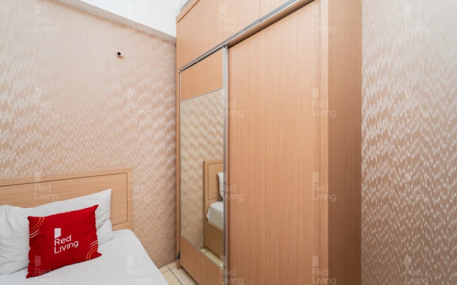 RedLiving Apartemen Tamansari Panoramic - Rasya Room