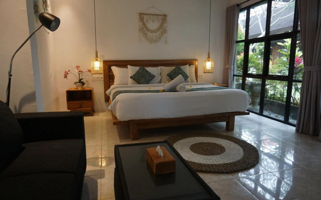 Liyer House