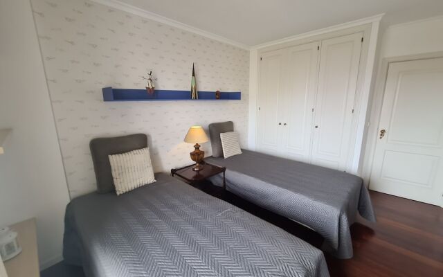 Seaside Escape - 3 Bedroom Apartment Sleeps 6