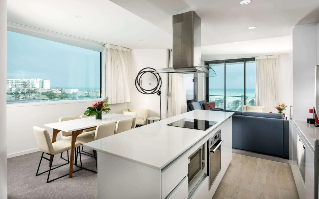 Ramada VetroBlu Scarborough Beach