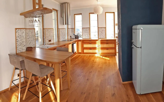 "Winter" Apartment