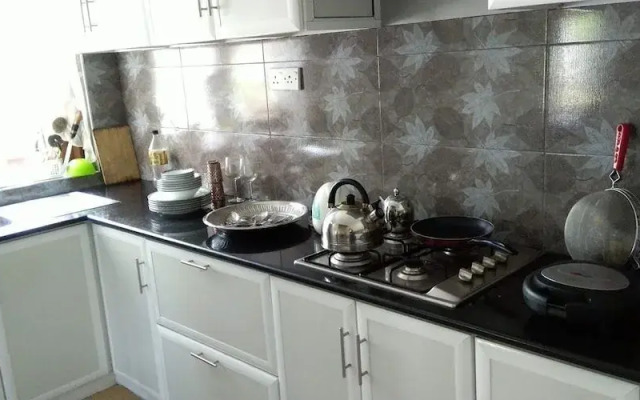 Negombo Holiday Home