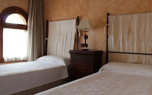 Hospedería Papa Luna