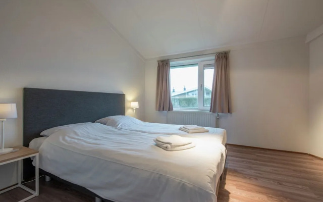 Restyled Bungalow with Dishwasher near Cozy Domburg