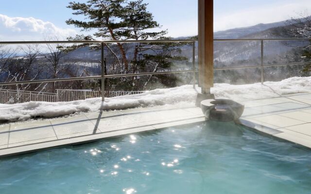 Takayu Onsen Kagetsu Highland Hotel