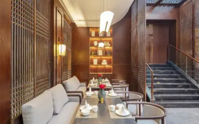 QIANNA HOTEL (Provincial People's Hospital Jincheng Times Square Branch)