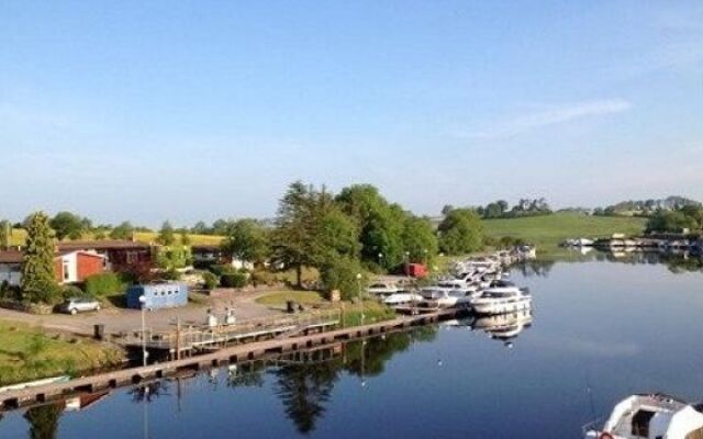 Carrybridge Lakeside Lodge