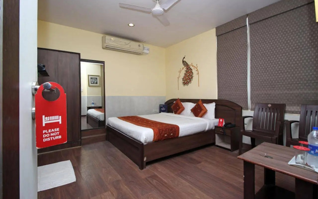OYO 2206 Hotel Rajawat Manor