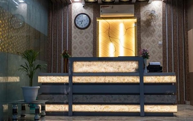 Fabhotel Cm Palace I