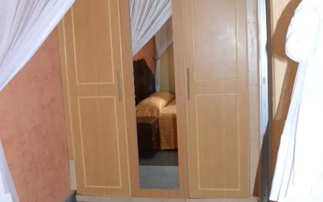 Stedmak Suites and Annexe