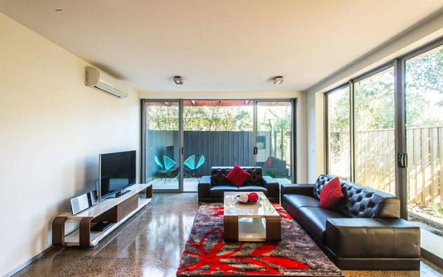 Orange Serviced Apartment