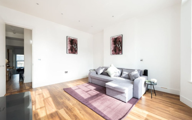 Stunning London Home - Newly Furnished Mhb352
