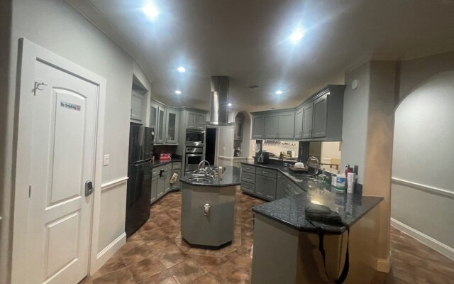 EURA near Houston Downtown