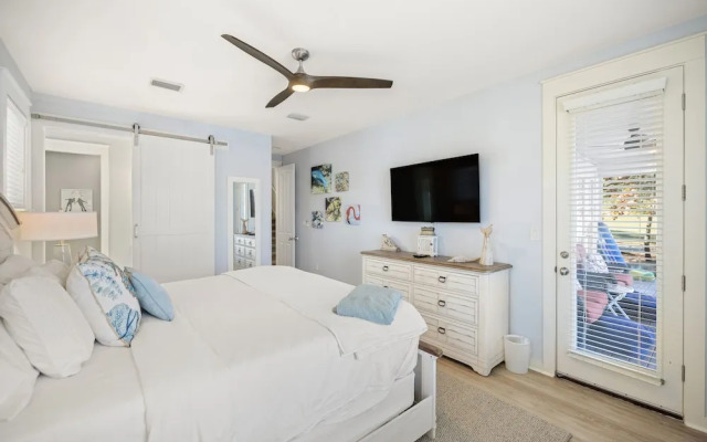 1332 Laurel Grove 3 Bedroom Home by RedAwning