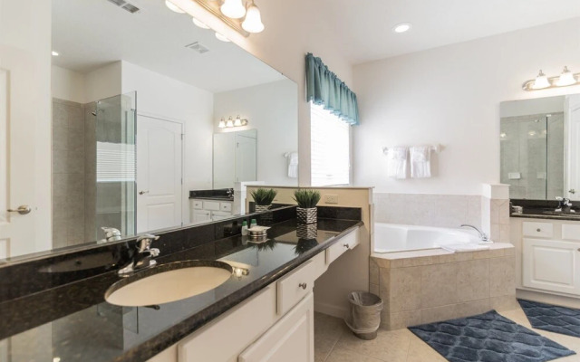 Lovely 6 Bedroom Home in the Solterra Community - 518