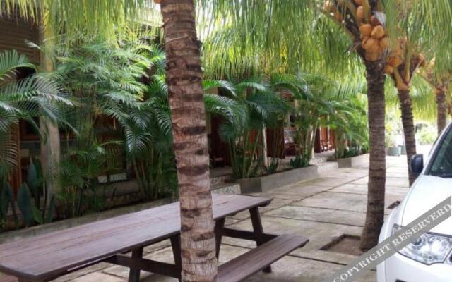 Sunrise Hotel Larantuka