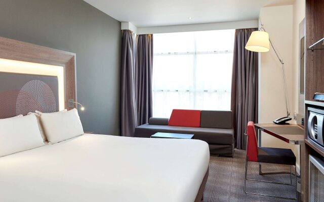 Novotel London Heathrow Airport T1 T2 And T3