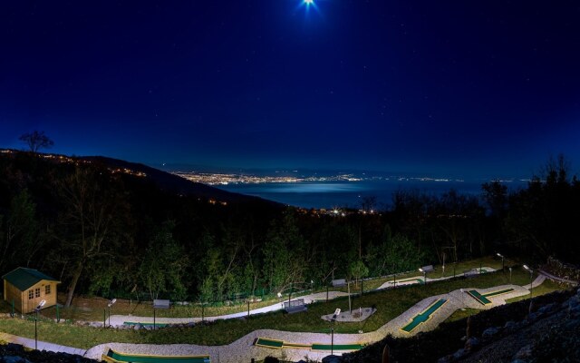 Villa AltaVista, Opatija - Seaview & Relax with Heated Pool and Private MiniGolf