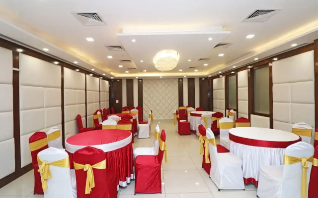 OYO 25076 Omang Hotel