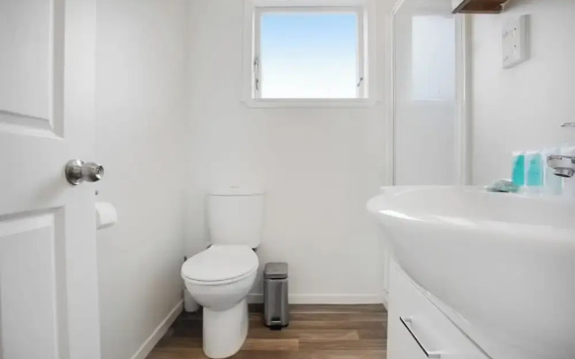 Summerside Loft with Air-con