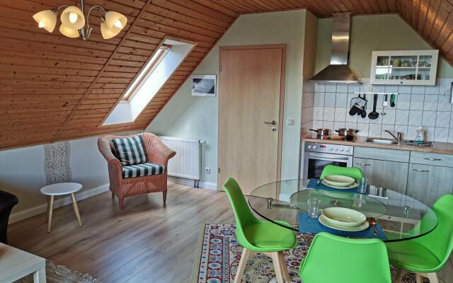 Spacious Flat in Wilhelmshof near Lake