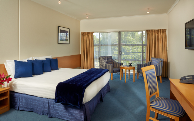 Saxton Lodge