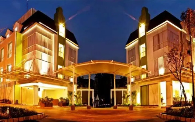 ZEN Premium Pancoran Pomelotel