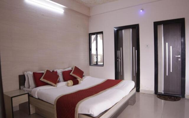 Capital O 48457 Amit Palace