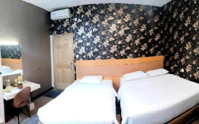 Mine Home Hotel by OYO Rooms