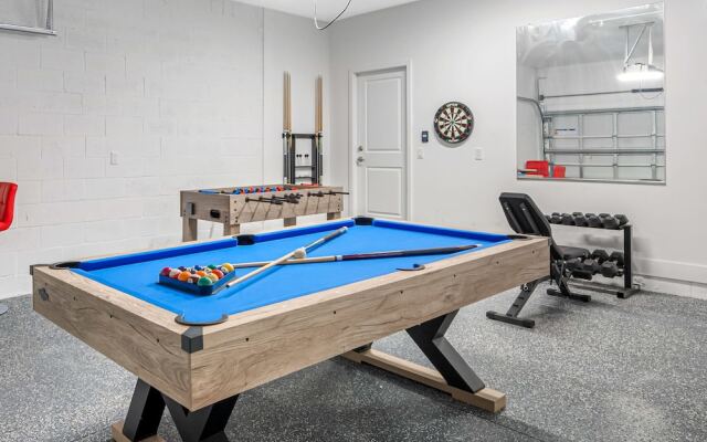 New-6br Discovilla- Sleeps16 Heated Pool & More