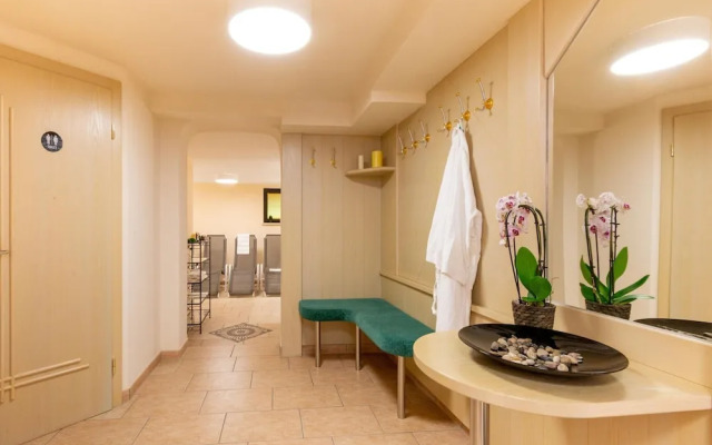 Nice Apartment in Langenfeld With Garden