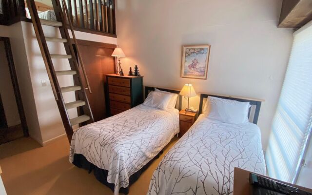 #408 Vail International