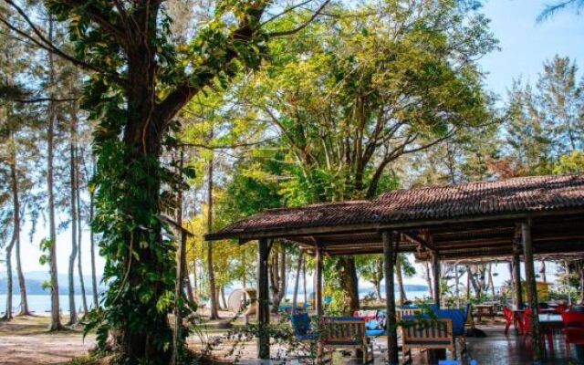 Ara Dinawan Island Resort