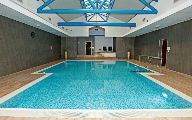 Sandman Signature London Gatwick Hotel