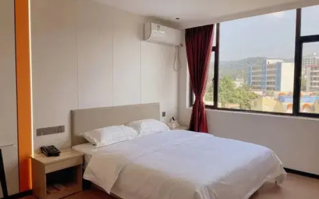 Yunfu Lidu Hotel