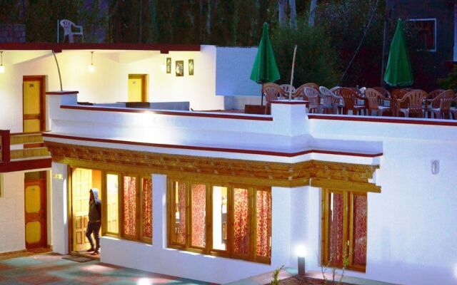 Hotel Kanika Himalayan View