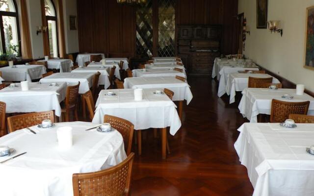 Schlosshotel